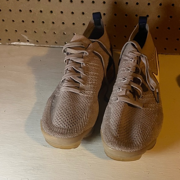 Size 9.5 - Nike Air VaporMax Flyknit 2 Diffused Taupe